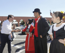 o Governador Carlos Massa Ratinho Junior participa da implantação do Programa Criança Feliz, do Governo Federal. Presentes na solenidade: ministro da Cidadania, Osmar Terra; primeira dama, Luciana Saito Massa; secretário da Justiça Família e Trabalho, Ney Leprevost; entre outros.Curitiba, 18-04-19.Foto: Arnaldo Alves / ANPr.