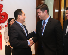 CHINA -  O governador Carlos Massa Ratinho também esteve com o embaixador da China no Brasil, Yang Wanming