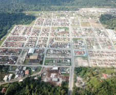 Com mais de 90% do cronograma executado, serão concluídas nos próximos dias as obras de construção de 17 casas populares da Cohapar em Paranaguá. As moradias são destinadas a famílias com renda de até seis salários mínimos, que devem se cadastrar no site www.cohapar.pr.gov.br/cadastro para participarem do processo seletivo. Foto: Divulgação/Cohapar