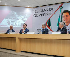 O governador Carlos Massa Ratinho Junior participa de reunião com associados do Sinduscon-PR  nesta terça-feira (7) apresentando um balanço dos 120 dias de gestão do Estado.   Curitiba, 07/05/2019 -  Foto: Geraldo Bubniak/ANPr