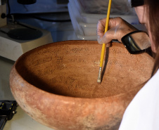 Vaso cerâmico guarani encontrado pela equipe do Museu Paranaense.Curitiba, 26 de fevereiro de 2019.Foto: Kraw Penas/SEEC