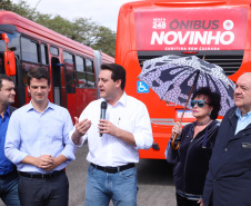O governador Carlos Massa Ratinho Junior repassa recursos para subsidiar o transporte coletivo de Curitiba. Foto: Rodrigo Felix Leal/ANPr