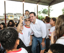 O governador Carlos Massa Ratinho Junior lança o programa Escola Segura. Foz do Iguaçu, 09/05/2019 - Foto: Geraldo Bubniak/ANPr