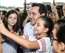 O governador Carlos Massa Ratinho Junior lança o programa Escola Segura. Foz do Iguaçu, 09/05/2019 - Foto: Geraldo Bubniak/ANPr