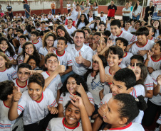 O governador Carlos Massa Ratinho Junior lança o programa Escola Segura. Foz do Iguaçu, 09/05/2019 -  Foto: Geraldo Bubniak/ANPr