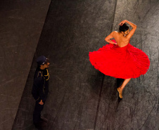 Balé Teatro Guaíra | Palco | Carmen | coreografia: Luiz Fernando Bongiovanni | 17 de Dezembro 2016 |  Foto: Cayo Vieira/CCTG