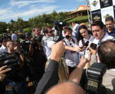 Governador Carlos Massa Ratinho Junior conhece o empreendimento turístico que está sendo instalado pela rede internacional Hard Rock, em Sertaneja. Foto: Gilson Abreu/ANPr