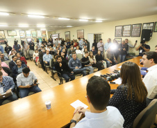 O governador Carlos Massa Ratinho Junior recebe a imprensa para entrevista coletiva, na Expoingá. Maringá,16/05/2019. Foto: Rodrigo Felix Leal/ANPr