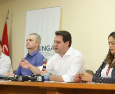 O governador Carlos Massa Ratinho Junior recebe a imprensa para entrevista coletiva, na Expoingá. Maringá,16/05/2019. Foto: Rodrigo Felix Leal/ANPr