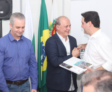 O governador Carlos Massa Ratinho Junior lançou nesta quinta-feira (16) o Parque Tecnológico do Instituto de Tecnologia do Paraná (Tecpar) em Maringá, no Noroeste do Paraná. Durante reunião do secretariado realizada na Expoingá, o governador assinou o edital de chamamento de empresas de base tecnológica para o local. Foto: Rodrigo Felix Leal/ANPr