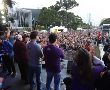 O governador Carlos Massa Ratinho Junior participou neste sábado (18), em Curitiba, da 25ª Marcha para Jesus, evento que reuniu cerca de 200 mil pessoas, de acordo com a organização. Foto: Rodrigo Felix Leal/ANPr