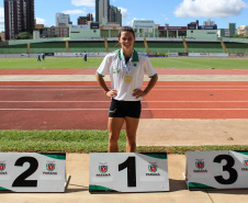 Wanessa Zavolski, da Universidade Estadual de Ponta Grossa (UEPG), campeã 400 metros com barreiras. Foto: Thaise Oliveira/SEET-PR