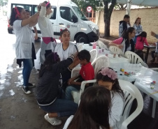 O Paraná Cidadão, a feira de serviços de cidadania, defesa de direitos e inclusão social da Secretaria da Justiça, Família e Trabalho realizou em apenas três dias mais de 10 mil atendimentos em Carlópolis, no Norte Pioneiro. Foram emitidas 1.483 carteiras de identidade e 851 CPF’s, além de 63 carteiras de trabalho. “São serviços gratuitos que contribuem para uma sociedade mais equilibrada e justa”, disse o secretário Ney Leprevost. Foto:SEJUT