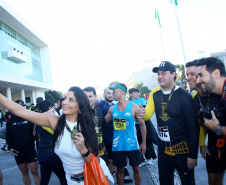 A 2ª Corrida da Casa Militar aconteceu neste domingo (26) em frente ao Palácio Iguaçu. Mais de 3 mil pessoas participaram do evento, que arrecadou agasalho para instituições sociais do Estado e também contribuirá com a campanha Corra para aquecer o inverno de quem precisa.As provas foram de 5 km e 10 km, caminhada de 3 km e kids, com chegada prevista também para o Palácio Iguaçu. Curitiba,26/05/2019 Foto:Jaelson Lucas / ANPr