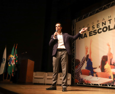 O governador Carlos Massa Ratinho Junior e o secretário da Educação e Esporte, Renato Feder, apresentaram nesta segunda-feira (27/05) o programa Escola Presente, criado para evitar o abandono escolar.Curitiba, 27-05-19.Foto: -  Foto: Rodrigo Félix Leal/ANPr