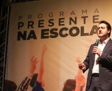 O governador Carlos Massa Ratinho Junior e o secretário da Educação e Esporte, Renato Feder, apresentaram nesta segunda-feira (27/05) o programa Escola Presente, criado para evitar o abandono escolar.Curitiba, 27-05-19.Foto: -  Foto: Rodrigo Félix Leal/ANPr