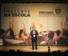 O governador Carlos Massa Ratinho Junior e o secretário da Educação e Esporte, Renato Feder, apresentaram nesta segunda-feira (27/05) o programa Escola Presente, criado para evitar o abandono escolar.Curitiba, 27-05-19.Foto: Arnaldo Alves / ANPr.