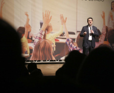 O governador Carlos Massa Ratinho Junior e o secretário da Educação e Esporte, Renato Feder, apresentaram nesta segunda-feira (27/05) o programa Escola Presente, criado para evitar o abandono escolar.Curitiba, 27-05-19.Foto: Arnaldo Alves / ANPr.