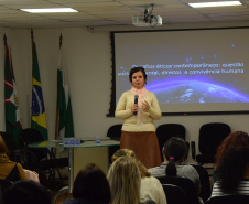 Primeira etapa do 4º Ciclo de Videoconferências dedicado, neste ano, a discutir a Prevenção de Violência e Promoção da Cultura da Paz. A ideia é capacitar gestores e profissionais que atuam em políticas públicas para identificar e prevenir situações de risco de violência virtual contra crianças e adolescentes.  -  Curitiba, 27/05/2019  -  Foto:  Americo Antonio