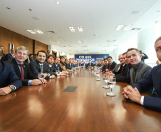 A Proposta de Emenda à Constituição (PEC) que põe fim à aposentadoria vitalícia de governadores, enviada no início do ano à Assembleia Legislativa pelo governador Carlos Massa Ratinho Junior, foi promulgada nesta quarta-feira (29), em solenidade no Palácio Iguaçu.  -  Curitiba, 29/05/2019  -  Foto: Rodrigo Félix Leal/ANPr