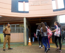 Presença policial transforma ambiente escolar e entorno em Foz do Iguaçu. Foto: Jaelson Lucas/AENPr