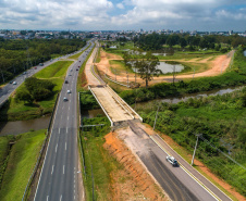 Governo vai retomar obras paralisadas em outras
gestões. Entre elas se destacam o Corredor Aeroporto-Rodoferroviária e o corredor da
Marechal Floriano Peixoto, em São José dos Pinhais, orçadas em mais de R$
70 milhões, que deveriam ter sido concluídas na Copa do Mundo de 2014. Foto: Maurilio Cheli/ANPr