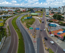 Governo vai retomar obras paralisadas em outras
gestões. Entre elas se destacam o Corredor Aeroporto-Rodoferroviária e o corredor da
Marechal Floriano Peixoto, em São José dos Pinhais, orçadas em mais de R$
70 milhões, que deveriam ter sido concluídas na Copa do Mundo de 2014. Foto: Maurilio Cheli/ANPr