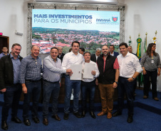 Governador Carlos Massa Ratinho Junior se reúne em Irati com os prefeitos do Centro-Sul do Paraná, e repassa recursos para investimentos em diversos municípios da região. O secretário do Desenvolvimento Urbano e Obras Públicas, João Carlos Ortega, também participa do encontro.  -  Irati, 07/06/2019  -  Foto: Geraldo Bubniak/ANPr