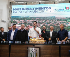 Governador Carlos Massa Ratinho Junior se reúne em Irati com os prefeitos do Centro-Sul do Paraná, e repassa recursos para investimentos em diversos municípios da região. O secretário do Desenvolvimento Urbano e Obras Públicas, João Carlos Ortega, também participa do encontro.  -  Irati, 07/06/2019  -  Foto: Geraldo Bubniak/ANPr