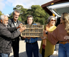 A Secretaria de Estado do Desenvolvimento Sustentável e do Turismo e o Instituto Ambiental do Paraná (IAP) realizaram nesta segunda-feira (10) a soltura de 30 aves apreendidas em operações de fiscalização. A soltura aconteceu no Criadouro Conservacionista Onça-Pintada, em Campina Grande do Sul, na Grande Curitiba. Ação integra as comemorações do Dia Internacional do Meio Ambiente. Foto: Jaelson Lucas/ANPr