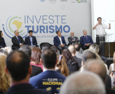 Governador Carlos Massa Ratinho Junior participa do seminário  do programa Investe Turismo, em Foz do Iguaçu. Foto: Arnaldo Alves/ANPr