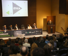 Governador Carlos Massa Ratinho Junior participa da abertura do I Simpósio Paranaense de Combate à Corrupção na Administração Pública. Na foto, o secretário da Controladoria Geral do Estado, Raul Siqueira  - Curitiba, 13/06/2019 - Foto: Jaelson Lucas/ANPr