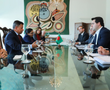 Governador Carlos Massa Ratinho Jr recebe o  embaixador de Bangladesh Zulfiqar Rahman. -  Curitiba,17/06/2019 Foto: Rodrigo Félix Leal/ANPr
