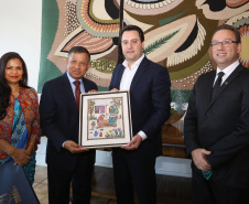 Governador Carlos Massa Ratinho Jr recebe visita do embaixador de Bangladesh Zulfiqar Rahman. -  Curitiba,17/06/2019 Foto:Jaelson Lucas / ANPr
