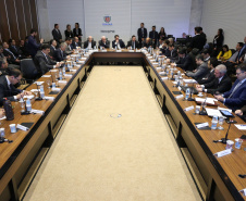 Governador Carlos Massa Ratinho Junior durante reunião com a equipe de governo. Foto: José Fernando Ogura/ANPr