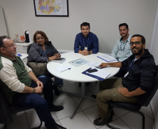 Representantes da Fundação Nacional de Saúde (Funasa) estiveram nesta semana no Paraná para conhecer o programa de saneamento rural da Sanepar, que pode ser considerado referência devido aos resultados apresentados. Na foto, Equipe da Funasa com técnicos de projetos e obras da Sanepar, em Maringá  -  Curitiba, 28/06/2019  -  Foto: Divulgação Sanepar