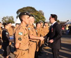 O governador Carlos Massa Ratinho Junior e o presidente em exercício Hamilton Mourão receberam nesta sexta-feira (28) a medalha Heróis da Cavalaria, da Polícia Montada Coronel Dulcídio. A condecoração foi entregue na cerimônia, em Curitiba, que comemora os 140 anos do regimento, que é a unidade mais antiga da Polícia Militar do Paraná.  -  Curitiba, 28/06/2019  -  Foto: José Fernando Ogura/ANPr