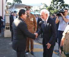 O governador Carlos Massa Ratinho Junior e o presidente em exercício Hamilton Mourão receberam nesta sexta-feira (28) a medalha Heróis da Cavalaria, da Polícia Montada Coronel Dulcídio. A condecoração foi entregue na cerimônia, em Curitiba, que comemora os 140 anos do regimento, que é a unidade mais antiga da Polícia Militar do Paraná.  -  Curitiba, 28/06/2019  -  Foto: José Fernando Ogura/ANPr