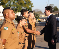 O governador Carlos Massa Ratinho Junior e o presidente em exercício Hamilton Mourão receberam nesta sexta-feira (28) a medalha Heróis da Cavalaria, da Polícia Montada Coronel Dulcídio. A condecoração foi entregue na cerimônia, em Curitiba, que comemora os 140 anos do regimento, que é a unidade mais antiga da Polícia Militar do Paraná.  -  Curitiba, 28/06/2019  -  Foto: José Fernando Ogura/ANPr