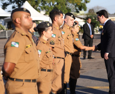 O governador Carlos Massa Ratinho Junior e o presidente em exercício Hamilton Mourão receberam nesta sexta-feira (28) a medalha Heróis da Cavalaria, da Polícia Montada Coronel Dulcídio. A condecoração foi entregue na cerimônia, em Curitiba, que comemora os 140 anos do regimento, que é a unidade mais antiga da Polícia Militar do Paraná.  -  Curitiba, 28/06/2019  -  Foto: José Fernando Ogura/ANPr