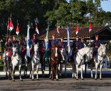 O governador Carlos Massa Ratinho Junior e o presidente em exercício Hamilton Mourão receberam nesta sexta-feira (28) a medalha Heróis da Cavalaria, da Polícia Montada Coronel Dulcídio. A condecoração foi entregue na cerimônia, em Curitiba, que comemora os 140 anos do regimento, que é a unidade mais antiga da Polícia Militar do Paraná.  -  Curitiba, 28/06/2019  -  Foto: José Fernando Ogura/ANPr