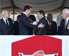 O governador Carlos Massa Ratinho Junior e o presidente em exercício Hamilton Mourão receberam nesta sexta-feira (28) a medalha Heróis da Cavalaria, da Polícia Montada Coronel Dulcídio. A condecoração foi entregue na cerimônia, em Curitiba, que comemora os 140 anos do regimento, que é a unidade mais antiga da Polícia Militar do Paraná.  -  Curitiba, 28/06/2019  -  Foto: José Fernando Ogura/ANPr