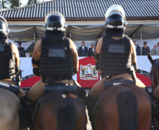 O governador Carlos Massa Ratinho Junior e o presidente em exercício Hamilton Mourão receberam nesta sexta-feira (28) a medalha Heróis da Cavalaria, da Polícia Montada Coronel Dulcídio. A condecoração foi entregue na cerimônia, em Curitiba, que comemora os 140 anos do regimento, que é a unidade mais antiga da Polícia Militar do Paraná.  -  Curitiba, 28/06/2019  -  Foto: José Fernando Ogura/ANPr