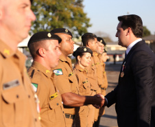 O governador Carlos Massa Ratinho Junior e o presidente em exercício Hamilton Mourão receberam nesta sexta-feira (28) a medalha Heróis da Cavalaria, da Polícia Montada Coronel Dulcídio. A condecoração foi entregue na cerimônia, em Curitiba, que comemora os 140 anos do regimento, que é a unidade mais antiga da Polícia Militar do Paraná.  -  Curitiba, 28/06/2019  -  Foto: José Fernando Ogura/ANPr