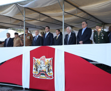 O governador Carlos Massa Ratinho Junior e o presidente em exercício Hamilton Mourão receberam nesta sexta-feira (28) a medalha Heróis da Cavalaria, da Polícia Montada Coronel Dulcídio. A condecoração foi entregue na cerimônia, em Curitiba, que comemora os 140 anos do regimento, que é a unidade mais antiga da Polícia Militar do Paraná.  -  Curitiba, 28/06/2019  -  Foto: José Fernando Ogura/ANPr