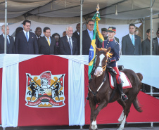 O governador Carlos Massa Ratinho Junior e o presidente em exercício Hamilton Mourão receberam nesta sexta-feira (28) a medalha Heróis da Cavalaria, da Polícia Montada Coronel Dulcídio. A condecoração foi entregue na cerimônia, em Curitiba, que comemora os 140 anos do regimento, que é a unidade mais antiga da Polícia Militar do Paraná.  -  Curitiba, 28/06/2019  -  Foto: José Fernando Ogura/ANPr