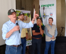 O vice-governador do Paraná, Darci Piana, e o secretário estadual da agricultura e do Abastecimento, Noberto Ortigara, visitaram nesta quarta (3) a Expotécnica, feira agropecuária realizada em Sabáudia, norte do estado. A feira, na sua 26ª edição, se destaca pela elevada presença de produtores rurais de toda a região e pelas inovações trazidas ao homem do campo.  -  Sabáudia, 03/07/2019  -  Foto: Lucas V.de Araújo/Iapar