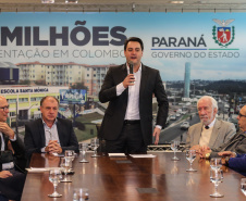 Governador Carlos Massa Ratinho Junior assina liberação de recursos para pavimentação de vias urbanas de Colombo - Curitiba, 04/07/2019 -  Foto: Geraldo Bubniak/ANPr