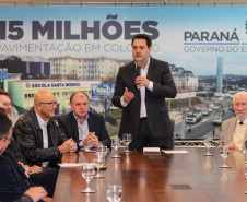 Governador Carlos Massa Ratinho Junior assina liberação de recursos para pavimentação de vias urbanas de Colombo - Curitiba, 04/07/2019 -  Foto: Geraldo Bubniak/ANPr