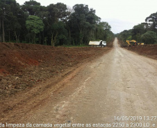 Obras na rodovia que liga Irati a São Mateus do Sul começaram em março e devem ser finalizadas até novembro de 2020. A primeira fase da obra está em andamento desde março, com os serviços de remoção da camada vegetal, drenagem, terraplanagem, construção de bueiros e galerias e implantação de pedreiras e usinas nas proximidades de Irati.  -  Irati, 25/06/2019  -  Foto: Divulgação DER